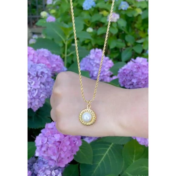Pearl Pendant Necklace, Gold Pearl Vintage Necklace, Rope Chain Pearl Necklace - Picture 2 of 5